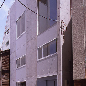 F-House