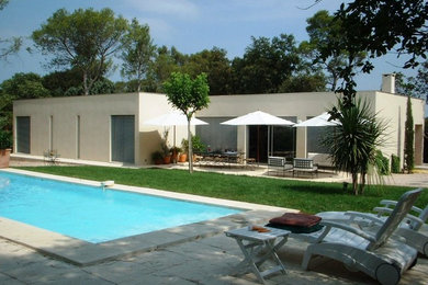Aménagement d'une terrasse contemporaine.