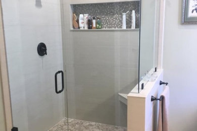 Example of a bathroom design in San Diego