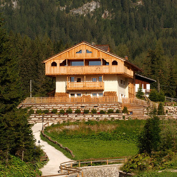 Un hotel in legno ecosostenibile in montagna - 900 mq