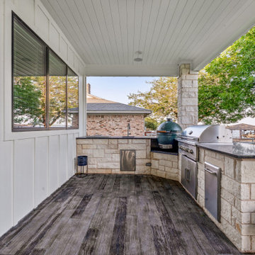 Outdoor Kitchen