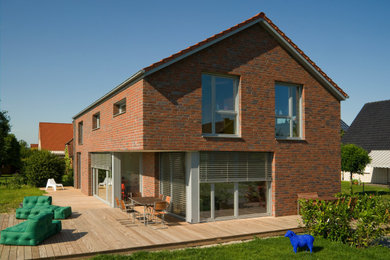 Mittelgroßes Modernes Haus in Sonstige