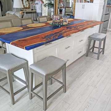 Discover the Joy of a New Kitchen with Custom-Made Cabinets and Kitchen Island