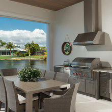 Outdoor Kitchen / Garage