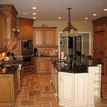 Parsippany NJ Traditional Kitchen Two Tone - Maple Stained and Glazed