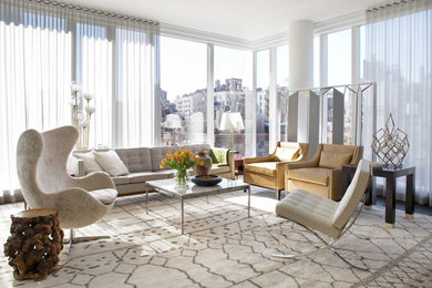 Trendy living room photo in Toronto