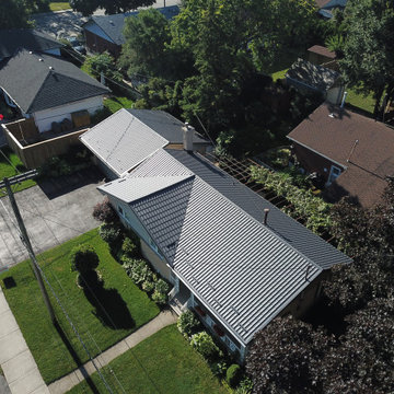 Grey metal roof in Hamilton, ON