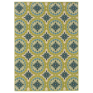Coronado Indoor and Outdoor Floral Green and Ivory Rug, 7'10"x10'10"
