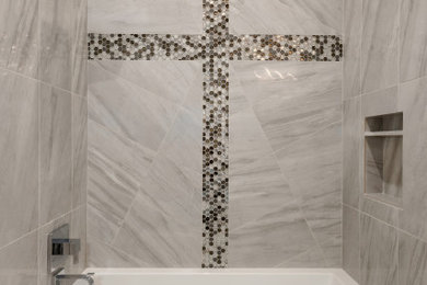 Example of a mid-sized white tile and porcelain tile bathroom design in Dallas with a niche