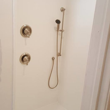 Custom Solid Surface/Tub Surround
