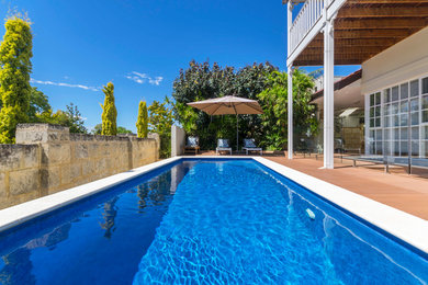 Design ideas for a mid-sized modern pool in Perth.