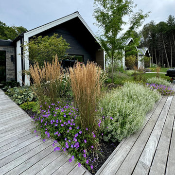 Outdoor Oasis for a contemporary Pod Style Home