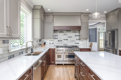 Inspiration for a timeless kitchen remodel in Raleigh