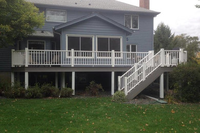 Arts and crafts deck photo in Minneapolis