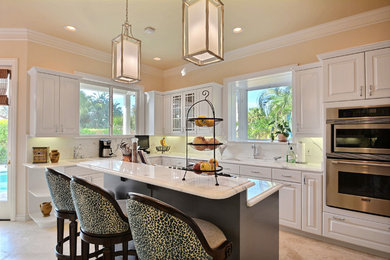 Elegant kitchen photo in Miami