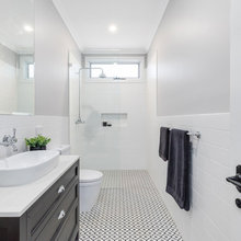 Ensuite/bathroom Younger St