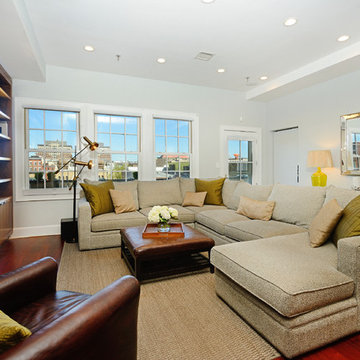 Picture perfect 2 bedroom, 2 bath penthouse on Willow