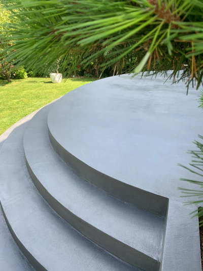 Moderne Terrasse et Patio by Atelier Christophe Rovelli Béton Ciré