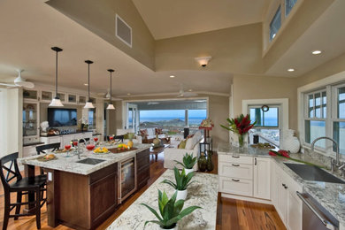 Beach style kitchen photo in Hawaii
