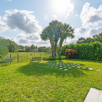 Palm Beach Polo Club: Exterior