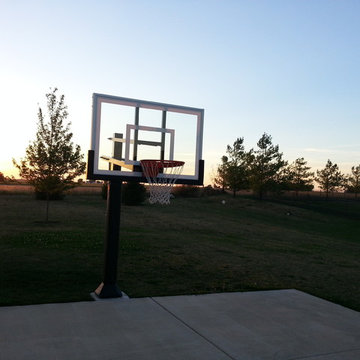 Benjamin S's Pro Dunk Silver Basketball System on a 22x32 in Bloomington, IL