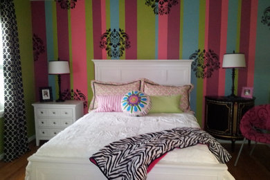 Example of a transitional bedroom design in St Louis