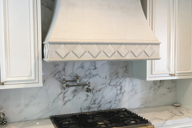 Kitchen photo in Chicago
