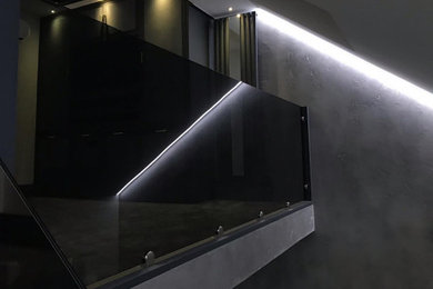 Polished plaster with Black Glass