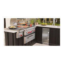 outdoor kitchen
