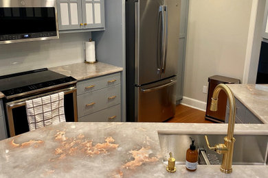 Eclectic kitchen photo in Raleigh