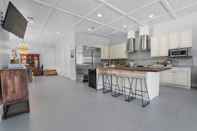 Kitchen - kitchen idea in Miami