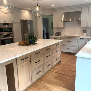Stunning, Spacious Dura Supreme Kitchen