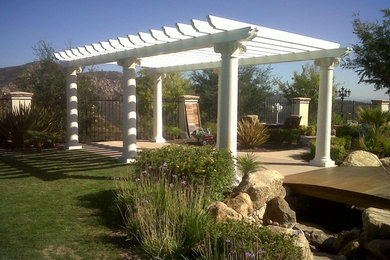 Inspiration for a timeless patio remodel in Orange County