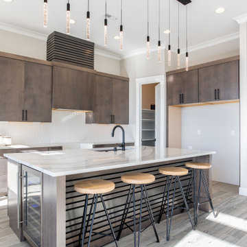 2556 Falconcrest Lp