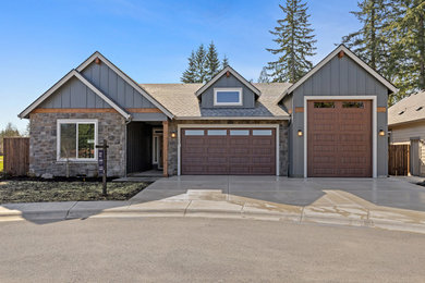 Arts and crafts exterior home photo in Portland