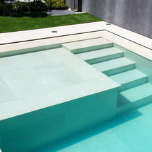 Pool With Swim Up Bar & Covered Cooking
