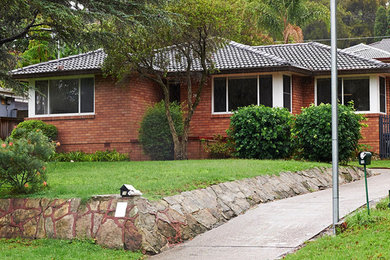 シドニーにあるおしゃれな家の外観の写真