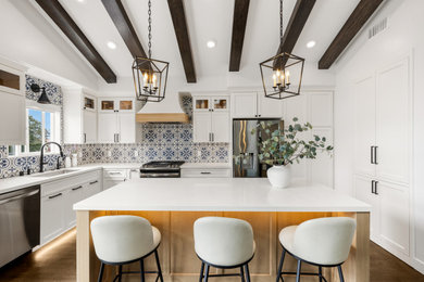 Example of a trendy kitchen design in Orange County
