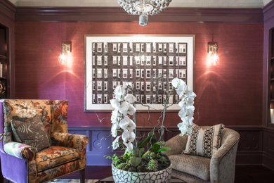 Example of a classic living room design in Los Angeles