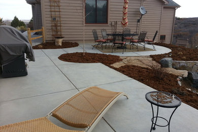 Example of a classic patio design in Denver