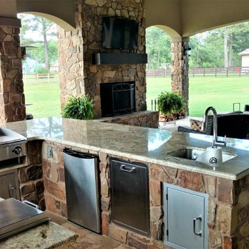 Outdoor Kitchen