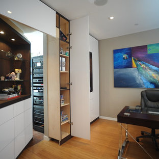 Photo of a modern home cinema in Indianapolis.