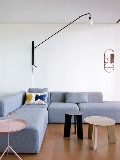 Современный Гостиная by Suite Home Interiors