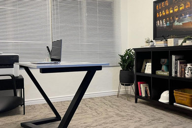 Modelo de despacho minimalista de tamaño medio