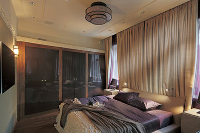 Bedroom - contemporary bedroom idea in Moscow