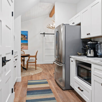 Petite Modern Farmhouse