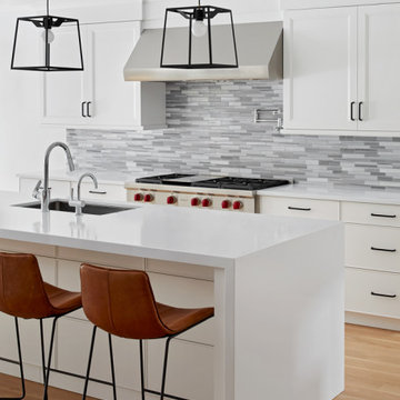 Sands Point Modern: Kitchen