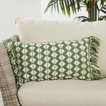 Jaipur Living Perdita Geometric Green/Ivory Indoor/Outdoor Pillow, 13"x21"