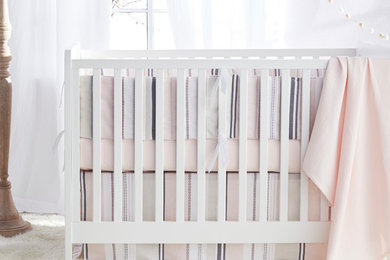 Example of a minimalist girl kids' room design in San Francisco