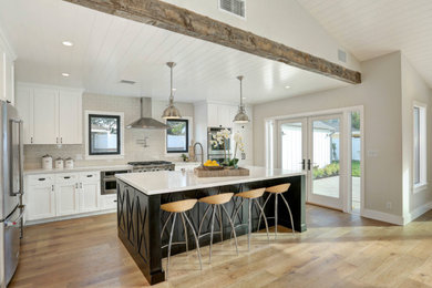 Example of a transitional kitchen design in Los Angeles